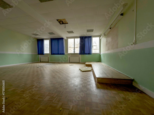 Urbex, bâtiment désaffecté - salle de classe