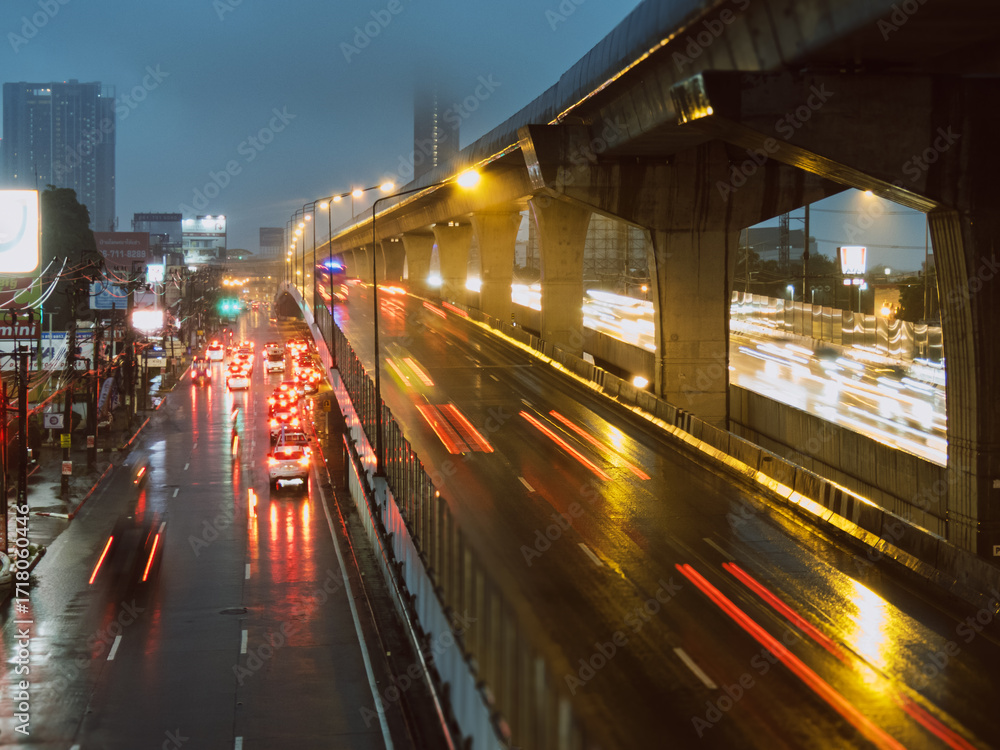 Fototapeta premium traffic in Nonthaburi downtown
