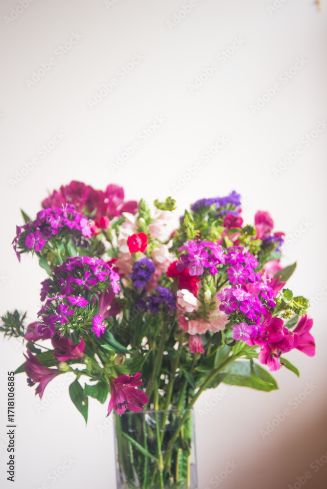 Naklejka premium A bouquet of flowers in vase