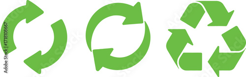 Three green recycling symbols, including two circular arrows and the universal recycling symbol, on a white background.