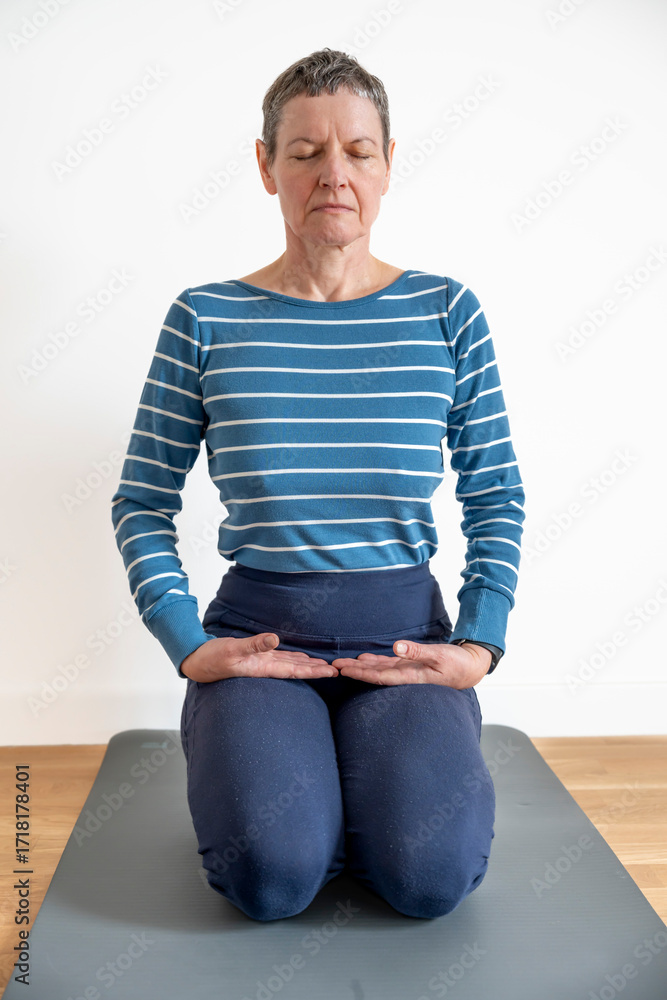 Φωτογραφία Gennevilliers, France - 09 21 2025: A mature woman wearing a blue and white stri