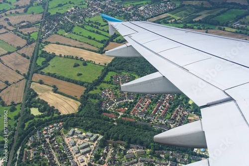 Blick aus dem Flugzeug auf die Landschaft