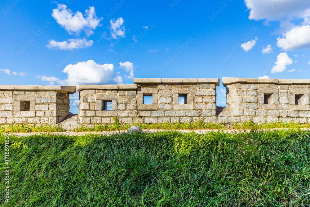 Fototapeta premium Seoul, South Korea – September.21.2025: Stone Fortress Wall at Naksan Park