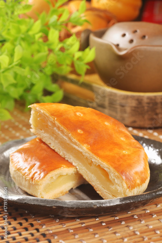 Taiwan delicious snack - wife cake