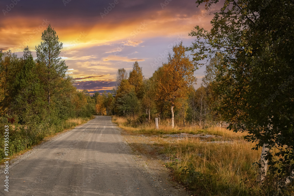 Obraz premium Fall in Innerdalen ( Innset), Norway