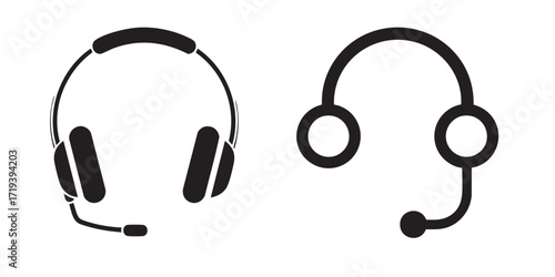 Black and white headset icon with microphone in minimal style, perfect for audio, gaming, and online communication concepts.
