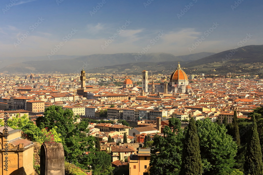 Obraz premium The architectural monuments (ntaSa Maria Novella, Palazzo Vecchio, Duomo) seen in the morning from San Miniato al Monte Basilica. Florence-Tuscany-342