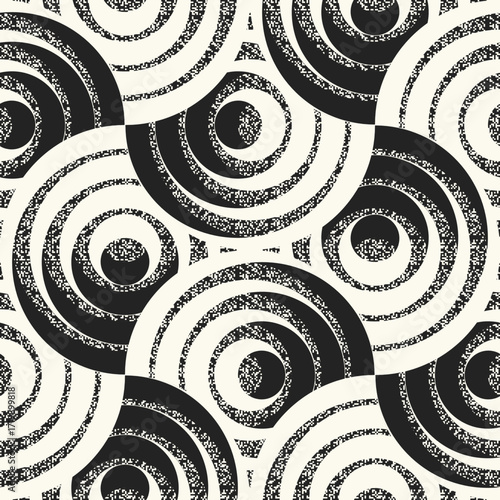 Monochrome Grain Oriental Rings Pattern
