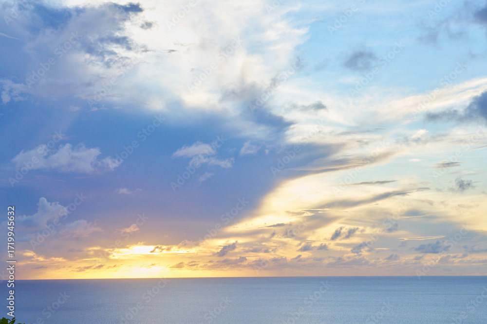 Fototapeta premium 南の島の海と空と雲 