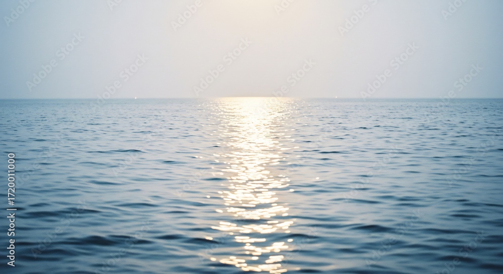 Obraz premium 穏やか水平線輝く水面夕日光線静寂. AI Generated
