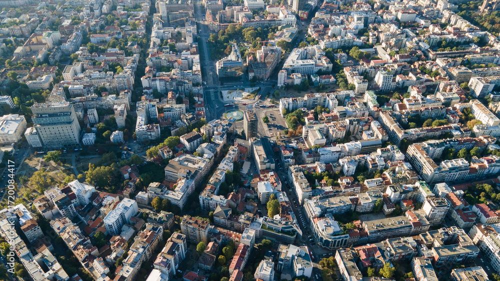 Obraz premium Top view of Slavija Square in Belgrade at sunset urban cityscape