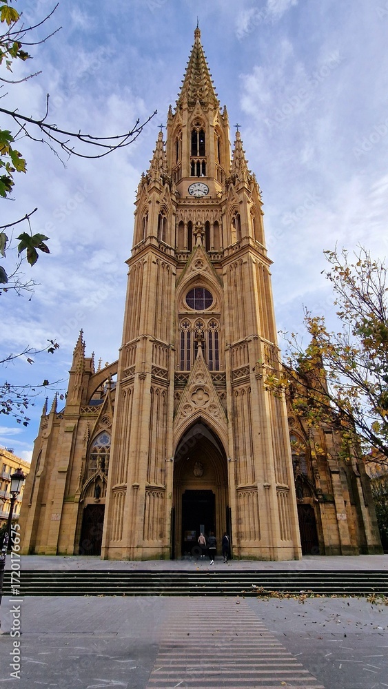 Obraz premium Cathedral of the Good Shepherd San Sebastian, Gothic bell tower night