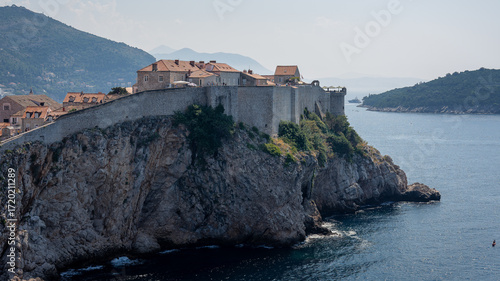 Quadro su tela A Compressed Perspective: Telephoto View of the Old Town and Coastline