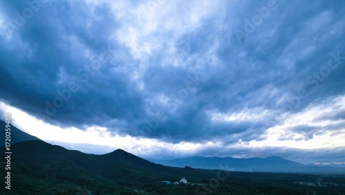秋の夕暮れの空