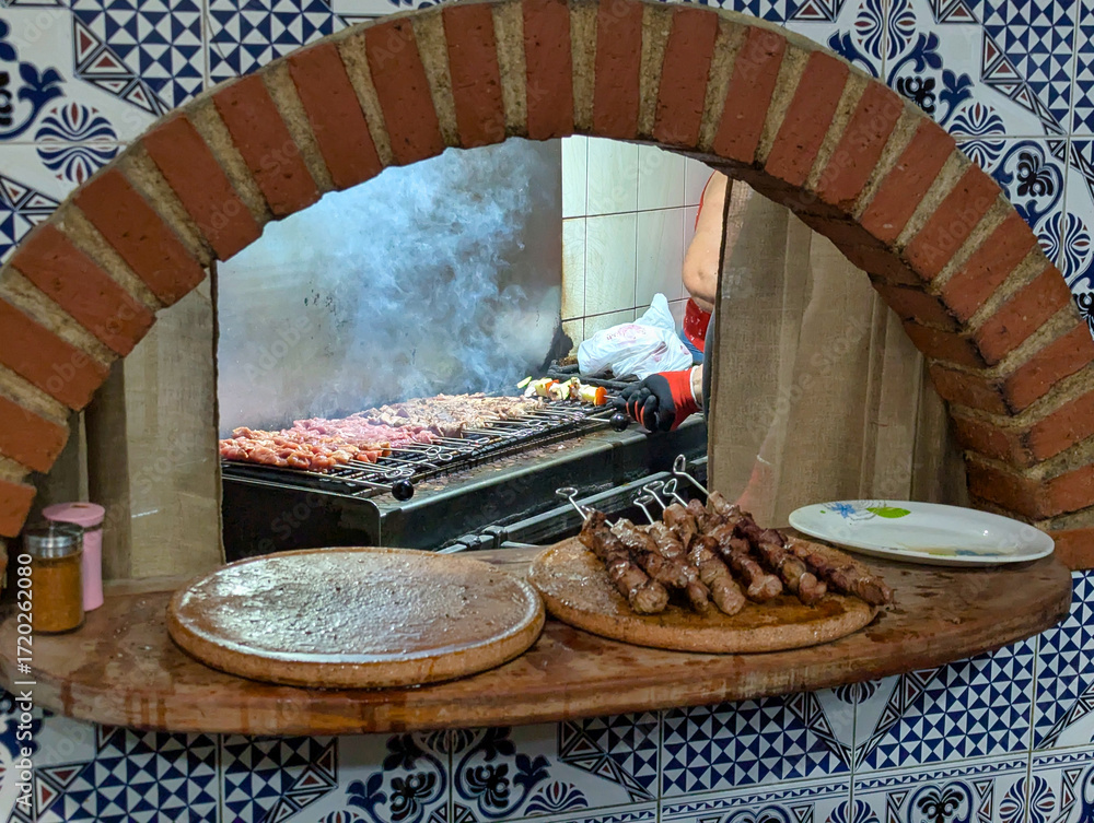Φωτογραφία Zamora, Spain, Europe; 15th august 2025: Pinchos morunos, the famoust tapa in Za