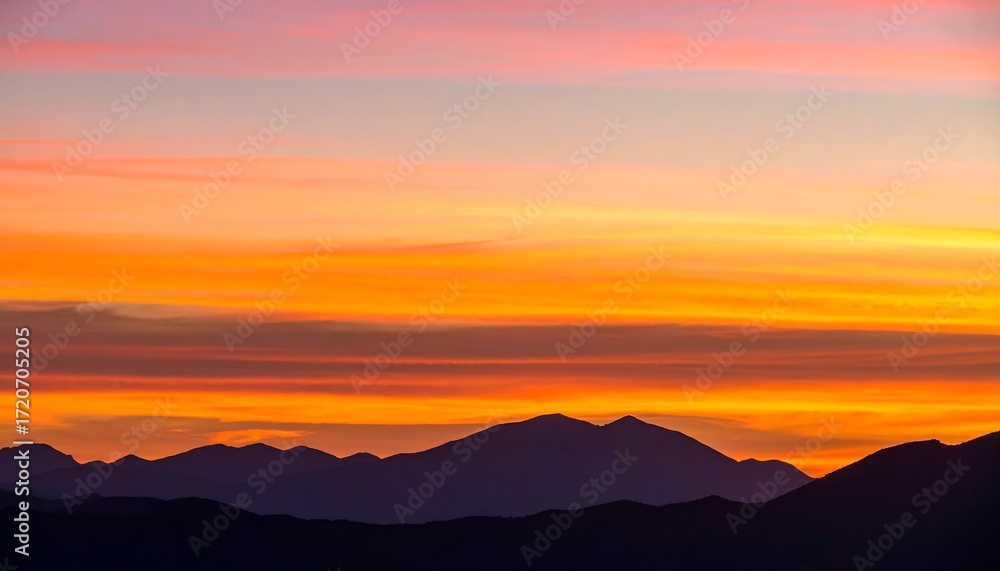 Obraz premium Colorful sunset over mountains (1)