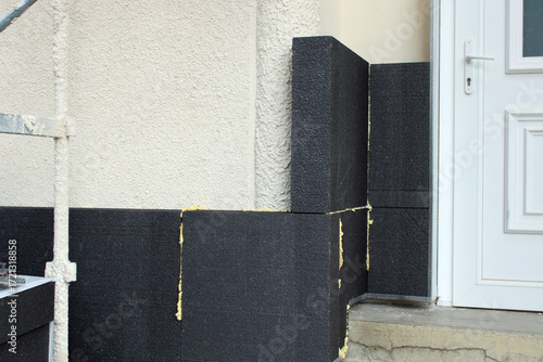 Bloc isolant polystyrène noir isolation par l'extérieur de la maison, panneaux en polystyrène expansé