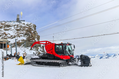 Foto Snowcat, machine for snow removal, preparation ski trails, snow groomer