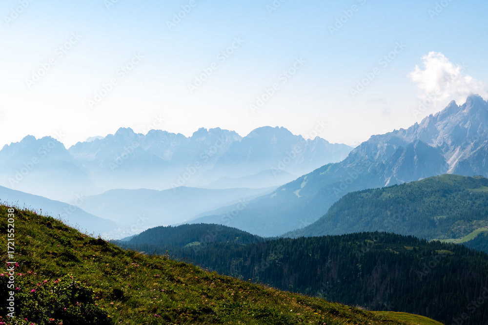 Fototapeta premium Bodennebel in den Dolomiten.