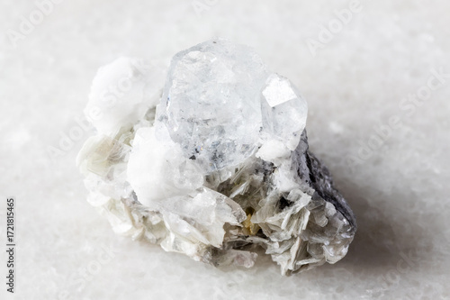 Tableau sur toile goshenite with mica and feldspar mineral on white