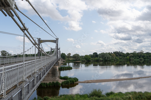 Tableau sur toile Pont suspendu de Châteauneuf-sur-Loire, Loiret, Centre Val de Loire, France