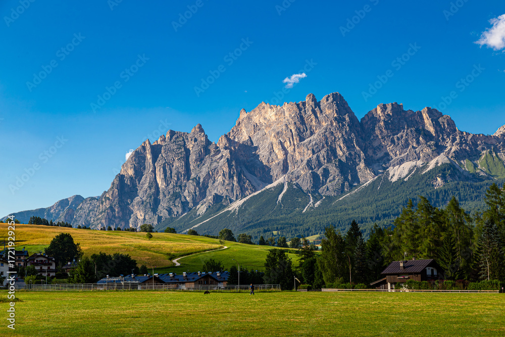 Ταπετσαρία View of Cortina d'Ampezzo town, Belluno,  and mountains Dolomites