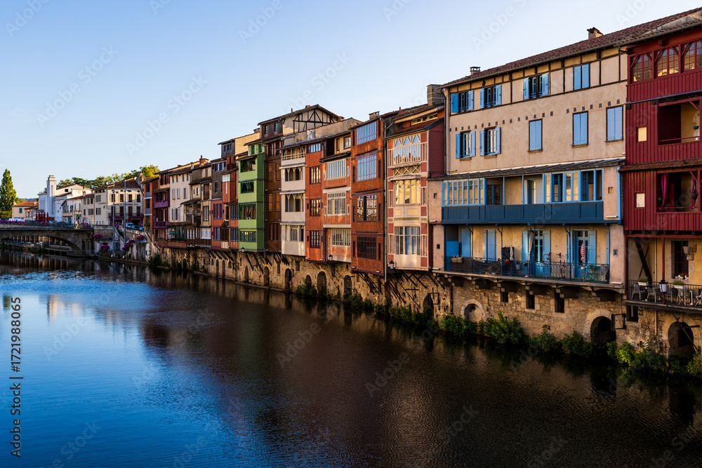 Obraz premium Old Weavers, Papermakers and Tanners’ Houses Along the Agoût River in the Historic Center of Castres