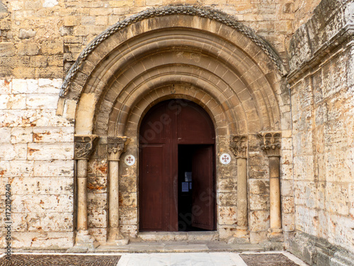 Принти на полотні Romanesque portal of the Church of the Monastery of San Isidro de Dueñas, Palenc