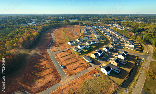 Foto Aerial view of construction site with new tightly packed homes in South Carolina