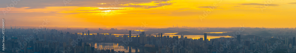 Fototapeta premium Wuhan Summer City Skyline Sunrise Scenery