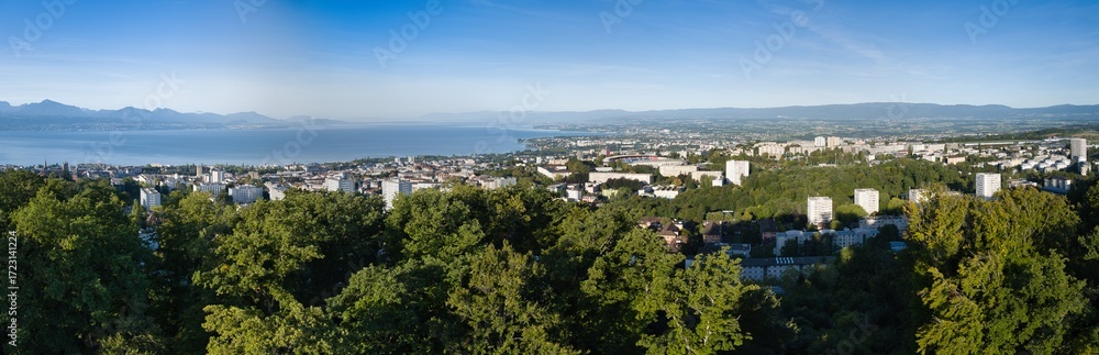 Fototapeta premium large panorama in Switzerland from Lake Geneva in Lausanne