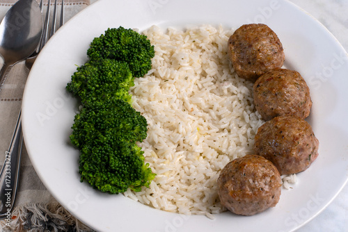 rice with  meatballs and broccoli
