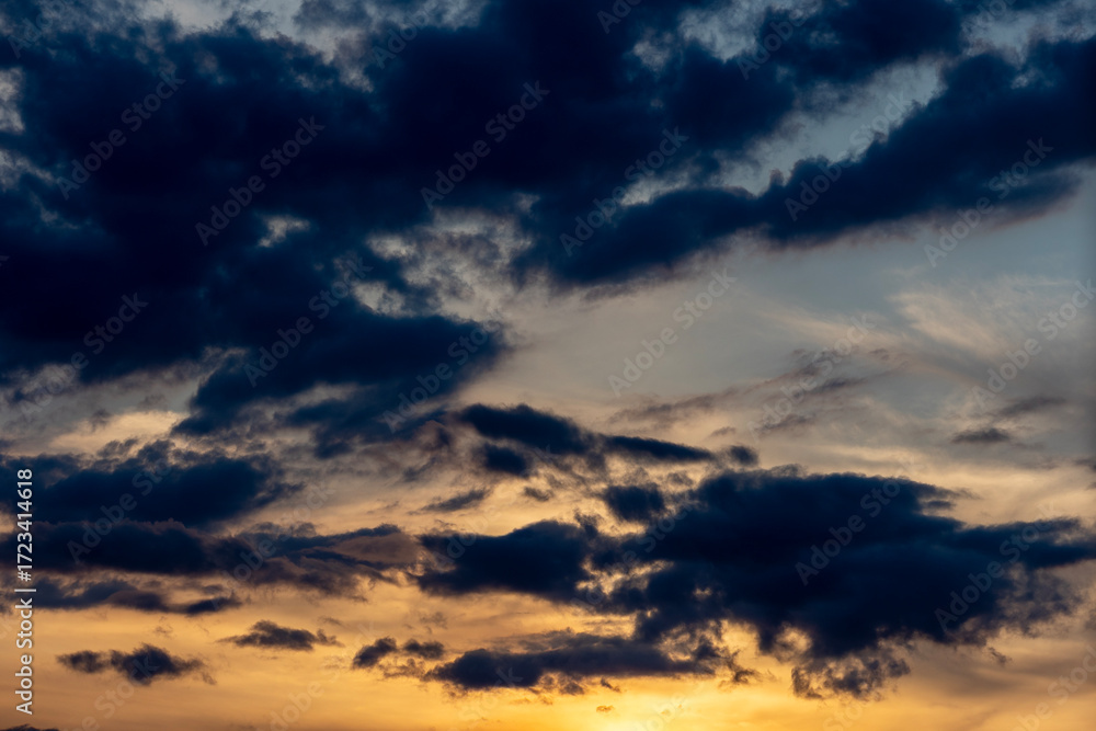 Obraz premium dramatic sky at sunset
