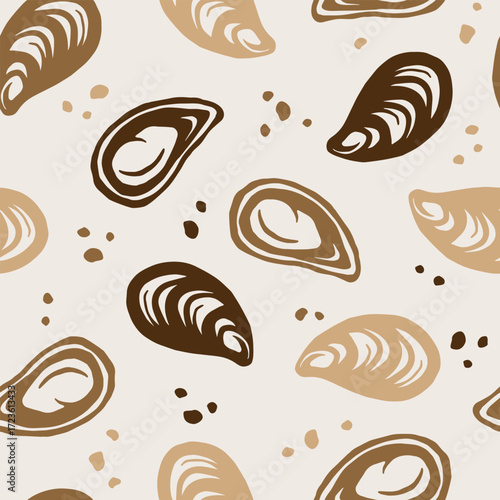 Oyster Mussels shells seamless pattern. Vector illustration. Retro line drawing background for menu design, seafood restaurant icon. Sea clam, beach food sketch. Vintage italian gourmet dinner