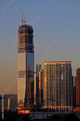 Edificio en construcción en la ciudad de Hong Kong