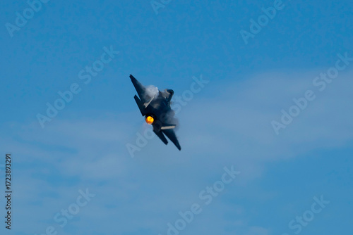 F-35 vapor mist while hitting afterburners