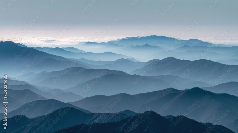Obraz premium Misty mountain range panorama (4)