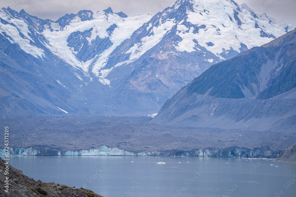 Naklejka premium trekking rout where we can see turquoise lake ,snow cap mountain , Glacier ,iceberg ,beautiful Aoraki mt. Cook Hooker Valley track and Tasman lake glacier South Island New Zealand