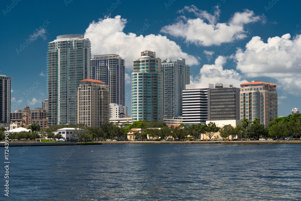 Obraz premium St. Petersburg Florida or Saint Petersburg FL. Panorama of American city. Downtown St. Pete Florida. Cityscape with Skyline or skyscrapers, buildings. United State America. Landscape USA photographer.