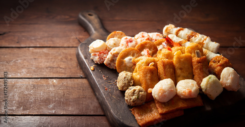 Photos Various oden on a cutting board