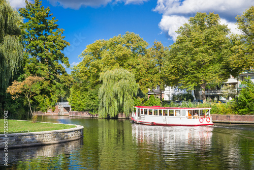Hamburg Alsterfluss am Leinpfad