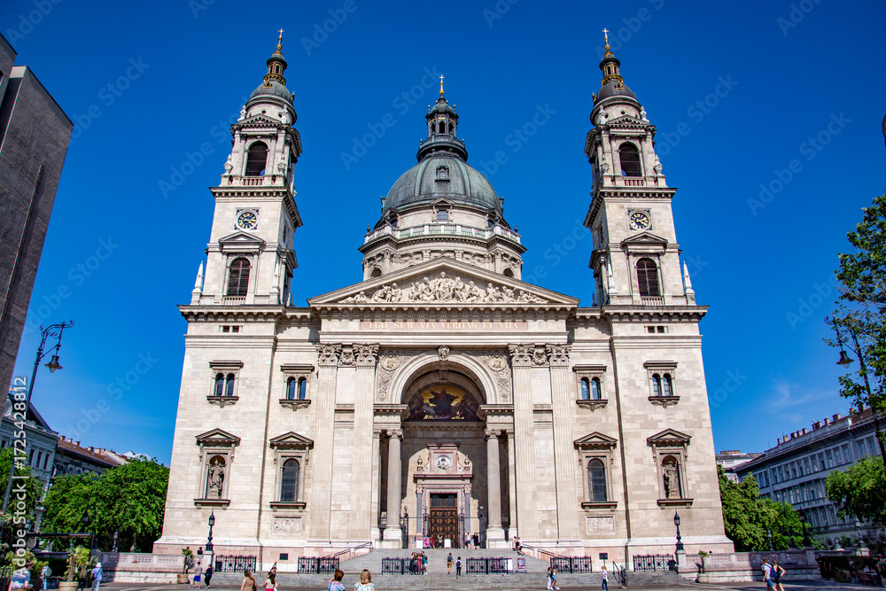Naklejka premium st stefan basilica in budapest, hungary