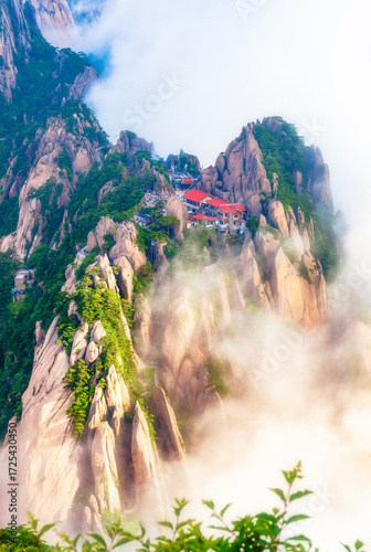 Sea of ​​clouds in the winter morning at Beihai Scenic Area, Huangshan, Anhui, China