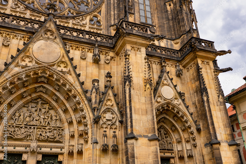 Obraz premium Gothic Saint Vitus Cathedral in Prague Castle.