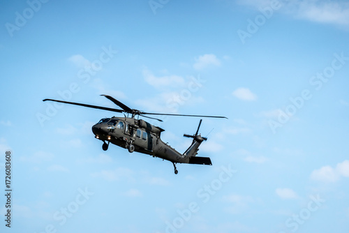 Wallpaper Mural Military helicopter UH-60 in flight Torontodigital.ca