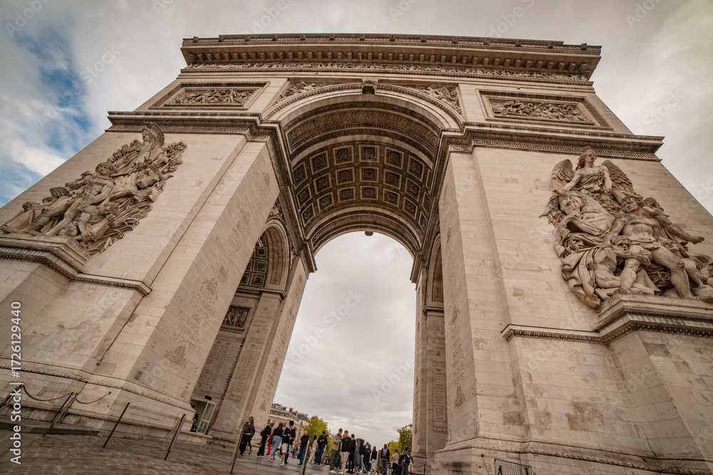 Obraz premium Arco de triunfo, París, Francia, símbolo de la revolución francesa.