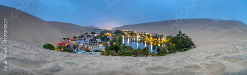 Schilderij op canvas Oasis Huacachina high resolution wide angle panoramic landscape