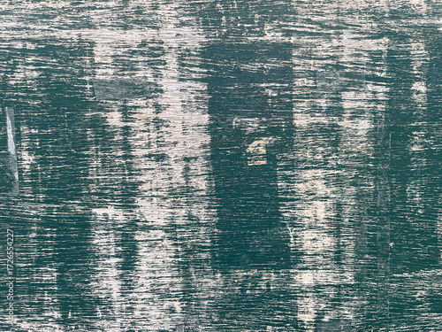 ペンキが剥がれた板