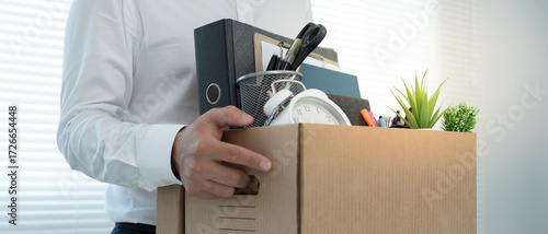 Obraz na plátne Stressful businessmen will resign from the company