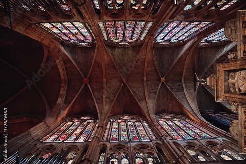 Techo con vueltas de catedral gotica